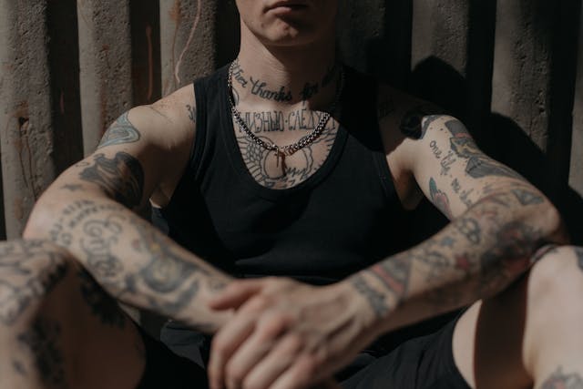 Damian Zduńczyk – kim jest znany celebryta „Stifler”? Wiek, żona i dzieci