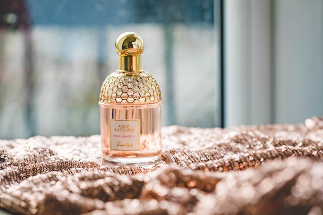 Oriflame z wyraźnym spadkiem sprzedaży, ale nowy model zyskuje na znaczeniu