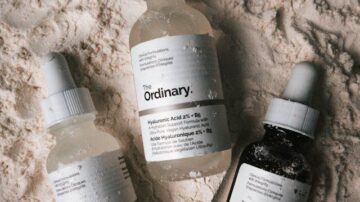 Retinol pod oczy – czy można stosować i jaki wybrać?