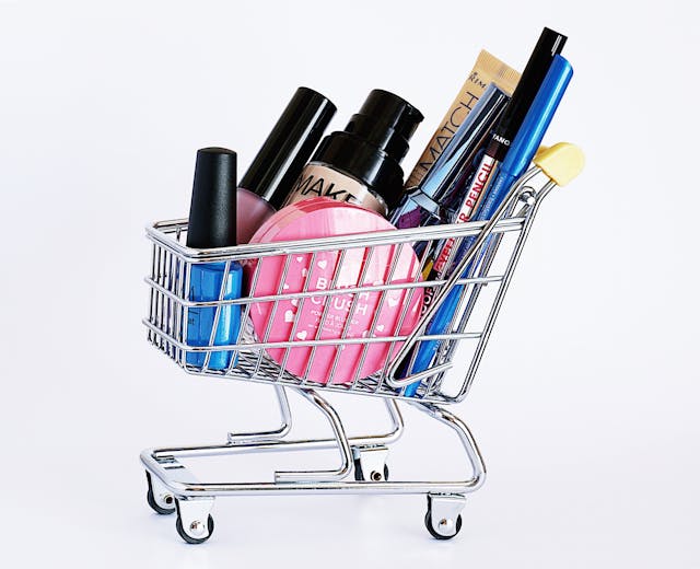 Najlepsze kosmetyki z kwasem hialuronowym – TOP 5 wybranych produktów