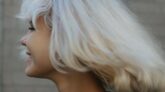 Platynowy, beżowy czy zimny blond – komu pasuje konkretny odcień?